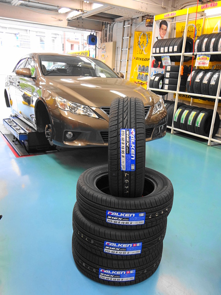 �g���^�E�}�[�NX��215/60R16